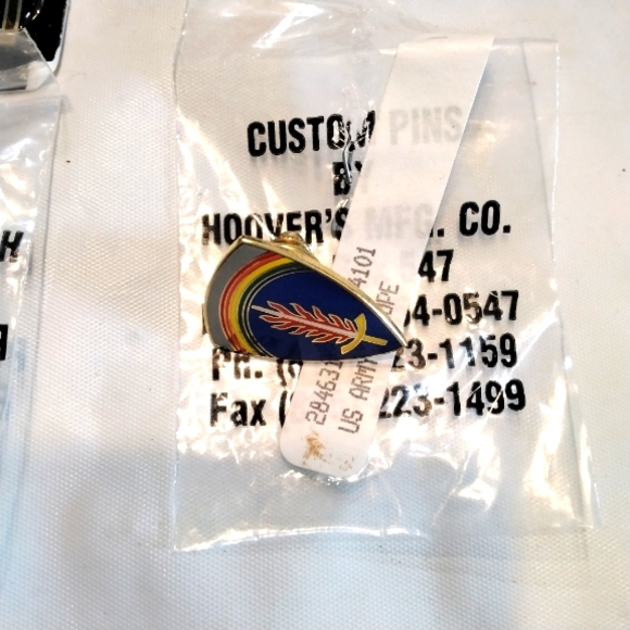 Military pushback lapel tie pins lot of 7 assorted - Picture 3 of 8